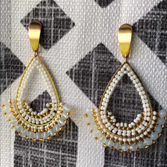 Jewelry - Gold teardrop earrings with white & gold beads